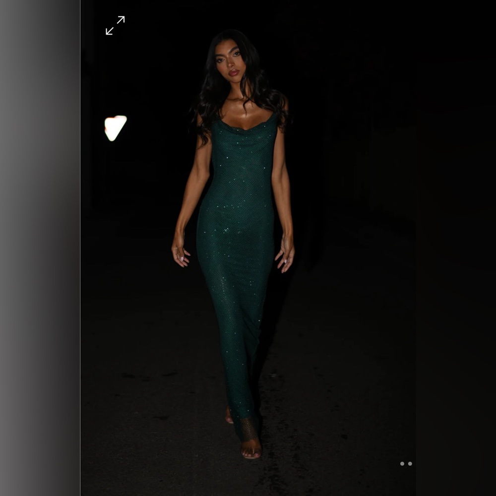 Meshki Madeline Dress - Emerald Green - Picture 2 of 6